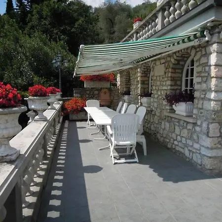 Pinetina גרגננו